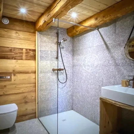 Holiday home Chalet Zen W Hot Tub & Sauna *