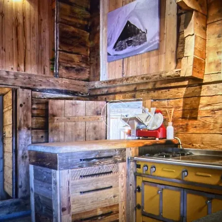 Chalet Zen W Hot Tub & Sauna * Antey-Saint-Andre
